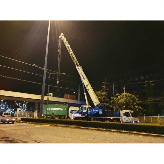 หาเช่ารถเครนรับจ้างฉุกเฉิน ชลบุรี ระยอง ให้เช่ารถเครนรับจ้างฉุกเฉิน ชลบุรี  รถเครนฉุกเฉิน 24 ชม. 